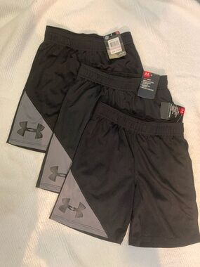 🎈NWT 3 pairs of boys black Under Armour pull-on shorts size 6